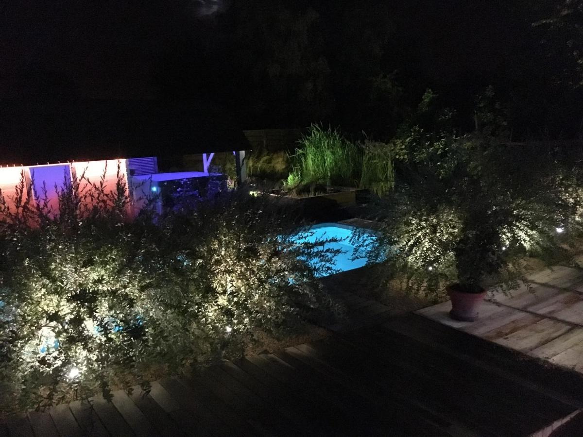 La Chambre Du Chemin Vert : Spa Piscine Sauna Jodoigne Exterior foto